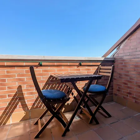 Puerta Del Noroeste Apartment *