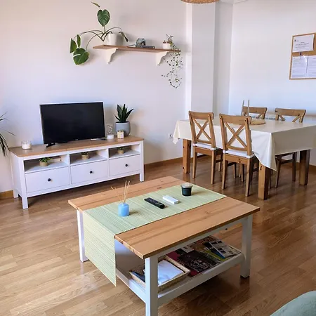 Puerta Del Noroeste Apartment *