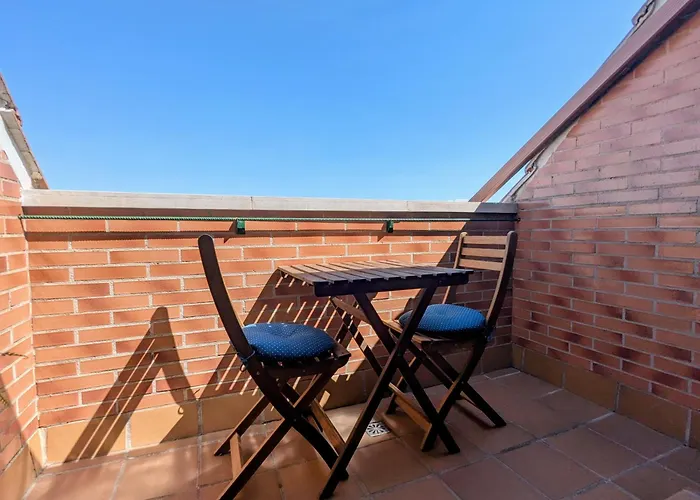 Puerta Del Noroeste Apartment *